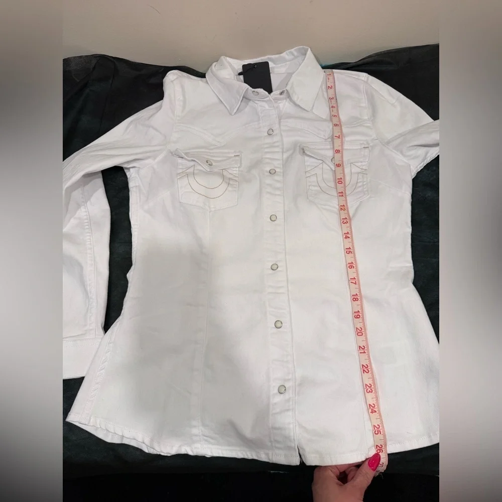 🔥True Religion Women’s White Denim Blouse with Button Details Size L🔥
